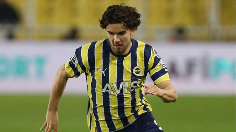 <p>Güncel piyasa değerini 20 milyon euroya yükselten milli futbolcu, son olarak ise dünya genelinde yapılan bir araştırmada ilk 10 futbolcu arasında gösterildi.</p>