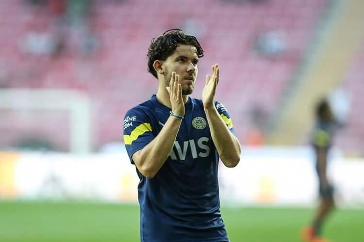 <p>9 - FERDİ KADIOĞLU (FENERBAHÇE)</p>