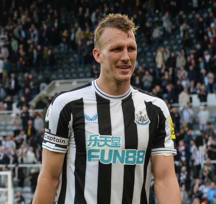 <p>7- DAN BURN (NEWCASTLE UNITED)</p>
