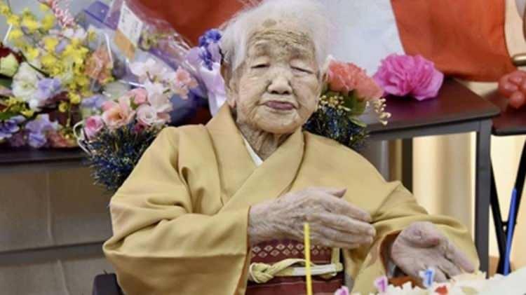 <p><span style="color:#B22222"><strong>KANE TANAKA</strong></span></p>
<p><strong>Listede 3.olarak yer alan isim Japonya vatandaşı Kane Tanaka oldu. Tanaka, 119 yaşında hayatını kaybetti. </strong></p>