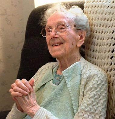 <p><strong>24 Eylül 1880 tarihinde doğan Sarah, 30 Aralık 1999'da tarihinde hayata gözlerini yummuştur. 119 yıl, 97 gün hayatta kalmıştır.</strong></p>
