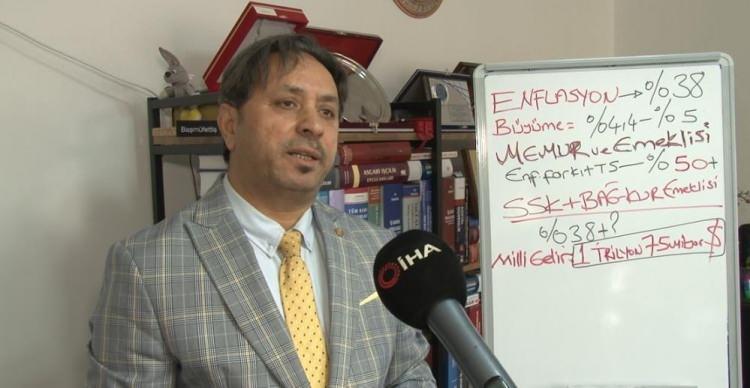 <p>Maaşlarına 6 aylık periyotlar halinde zam alan memurlar toplu sözleşme zammına ek olarak enflasyon farkı oranında zam alacak. </p>