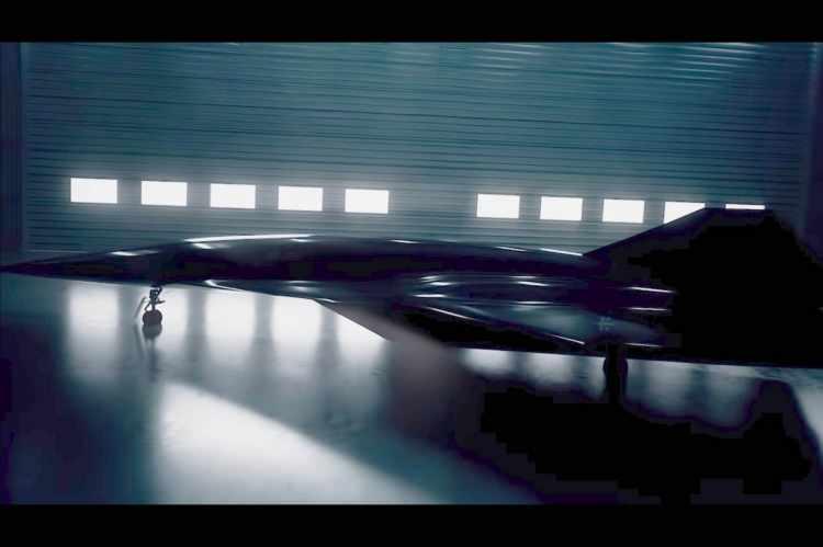 <p>4 BİN FÜZENİN HEDEFİ OLDU<br />
<br />
Şaşırtıcı bir istatistik dizisinde SR-71 Blackbird 1998'de kullanımdan kaldırıldığında hizmette olduğu süre boyunca onu düşürmek için 4 bin füze ateşlendiği ortaya çıktı. Ancak casus uçak herhangi bir şeyin onu yakalayamayacağı kadar hızlı ve akıllıydı.<br />
<br />
Yeni çıkacak modelin iki kat daha hızlı olması nedeniyle SR-72 neredeyse yenilmez olabilir.</p>
