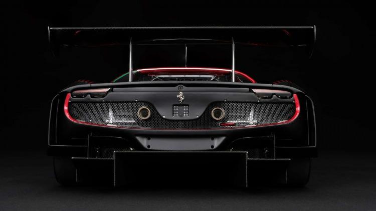 <p>Amalgam bu maketlerden 199 adet üretecek. Ayrıca müşterilerin isteğine göre özelleştirmek de mümkün. Renk paleti açısında Ferrari, maket üreticisine orijinal renklere erişim sunduğu için tamamen aynı tonları görebiliyoruz. İşin acı kısmı ise bu güzelliğin fiyat etiketi.</p>