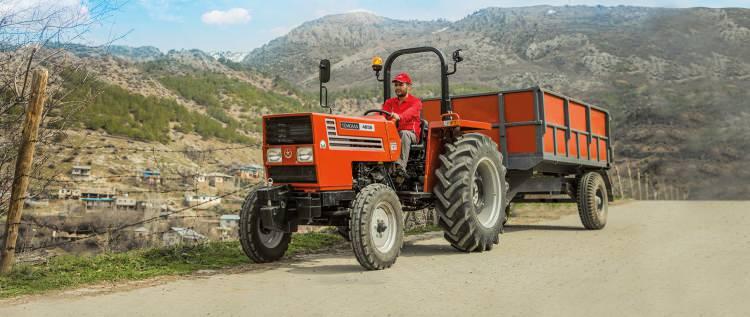 <p>Kış aylarında traktörünü kullanmadığını ve hız göstergesinin 30 kilometre üzerine çıkmadığını belirten Aslan, hayatında Şereflikoçhisar’a dahi gitmediğini söyleyerek, cezanın iptali için dilekçeyle talepte bulundu.</p>
