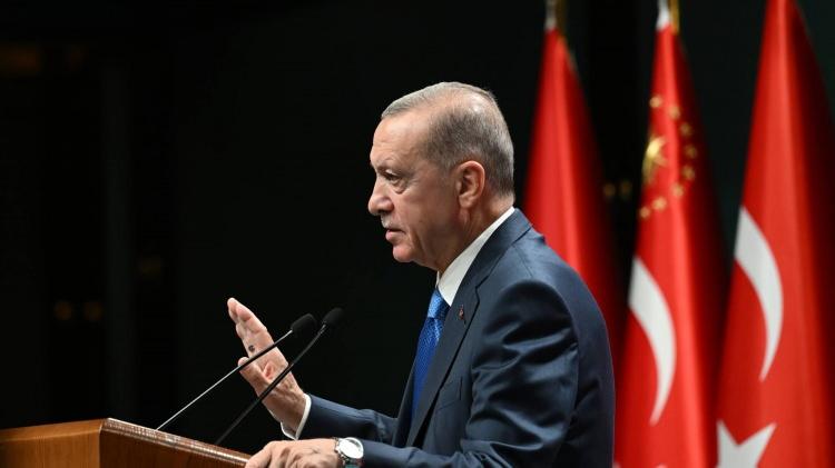 <p>Uluslararası topluma bir kez daha acil ateşkes sağlanmasına yönelik çabalarımız ve kalıcı barışın sağlanmasına yönelik müzakereler etrafında birleşme çağrısında bulunuyoruz.</p>
