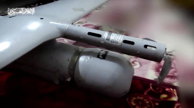 <p>Buna göre, Kassam Tugayları, Gazze kentinin Ez-Zeytun Mahallesinde bir Apache helikopterini SAM-7 füzesiyle vurdu.</p>

<p>Beyt Lahiya'da da istihbarat görevinde olan İsrail'e ait Skylark-2 model keşif uçağı düşürüldü.</p>

<p> </p>
