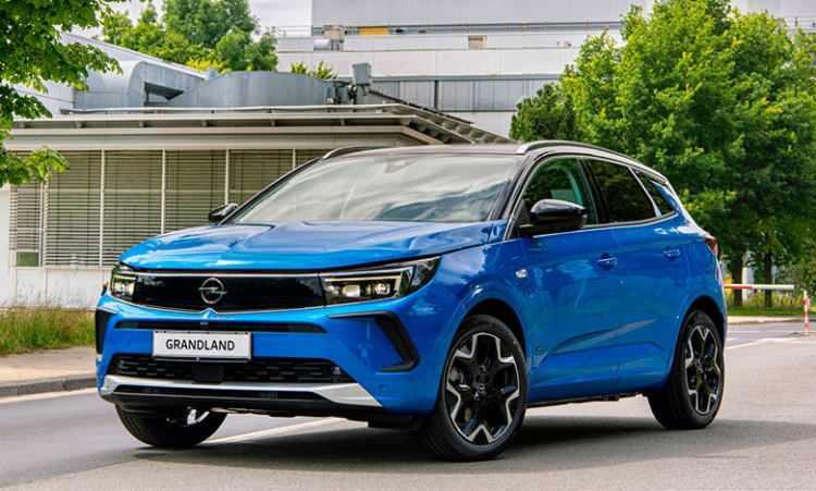 <p><strong><span style="color:#B22222">OPEL C-SUV EV</span> | 4. ÇEYREK</strong></p>