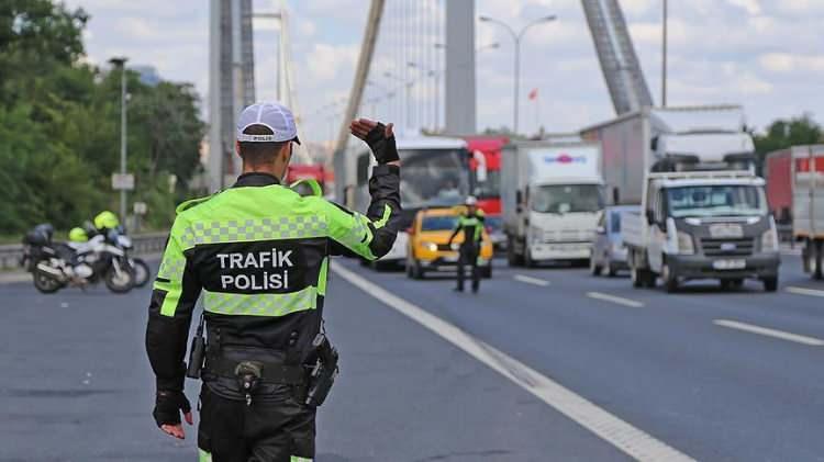 <p>Sürücüler, Teşvikiye, Valikonağı, Rumeli, Bayıldım, Halaskargazi ve Cumhuriyet caddelerine sevk edilecek.</p>
<p> </p>