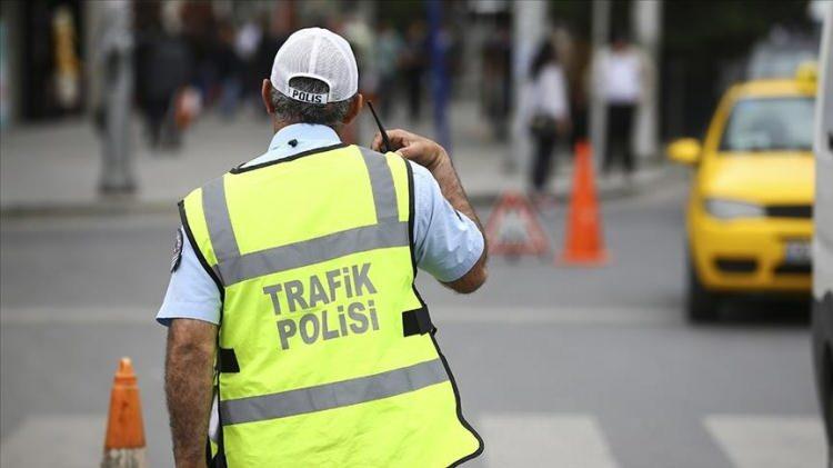 <p>Beşiktaş'ta saat 14.00'den itibaren Kuruçeşme Mahallesi Kireçhane Sokak ve Çağrı Sokak kesişiminden Alay Emini Sokak kesişimine kadar Kuruçeşme istikameti trafiğe kapatılacak ve trafik akışı Ulus Mahallesi istikametine verilecek.</p>
<p> </p>
