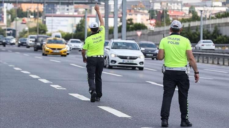 <p>Caferağa Mahallesi Mühürdar Caddesi'nde Damga Sokak ve Albay Faik Sözdener Caddesi kesişimleri, ayrıca Albay Faik Sözdener Caddesi'nden Misbah Muayyes ve Muvakkithane caddelerinin kesişim noktaları trafiğe kapatılacak.</p>

<p> </p>
