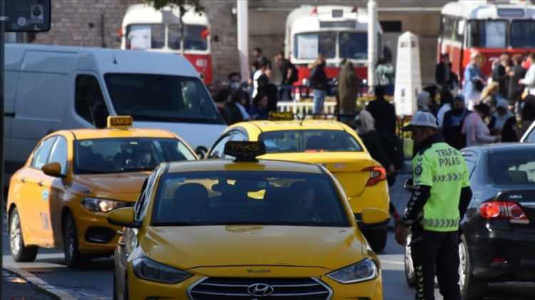 <p><strong>Kadıköy ilçesi (Kapama saati: 18.00)</strong><br />
Osmanağa Mahallesi;<br />
Söğütlüçeşme Caddesi - Bestekar Dilhayat Sokağı kesişimi<br />
General Asım Gündüz Caddesi - Kırtasiyeci Sokak kesişimi<br />
General Asım Gündüz Caddesi - Serasker Caddesi kesişimi</p>