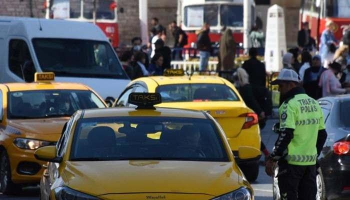 <p>Kadıköy Caferağa Mahallesi;<br />
General Asım Gündüz Caddesi - Nailbey Sokak kesişimi<br />
General Asım Gündüz Caddesi - Nazmi Bey Sokak kesişimi<br />
General Asım Gündüz Caddesi - Sakız Gülü Sokak kesişimi<br />
General Asım Gündüz Caddesi - Dr. İhsan Ünlüer Sokak kesişimi<br />
General Asım Gündüz Caddesi - Şair Latifi Sokak kesişimi<br />
Dr. Esat Işık Caddesi - Badem Altı Sokak kesişimi<br />
Badem Altı Sokak - Ruşenağa Sokak kesişimi<br />
Badem Altı Sokak - Dalga Sokak kesişimi<br />
Badem Altı Sokak - Moda Caddesi kesişimi<br />
Badem Altı Sokak - Fırıldak Sokak kesişimi<br />
Badem Altı Sokak - Gürbüztürk Sokak kesişimi<br />
Badem Altı Sokak - Cemal Süreyya Sokak kesişimi<br />
Mühürdar Caddesi - Damga Sokak kesişimi<br />
Mühürdar Caddesi - Albay Faik Sözener Caddesi kesişimi<br />
Albay Faik Sözener Caddesi - Misbah Muayyes Sokak kesişimi<br />
Albay Faik Sözener Caddesi - Muvakkithane Caddesi kesişimi<br />
Rıhtım Sahil Rıhtım Sokak ile Albay Faik Sözener Caddesi kesişimi Moda Yönü<br />
İskele Polis Merkezi Amirliği ile Damga Sokak Kesişimi (Moda istikametine akım verilmeyecek)</p>