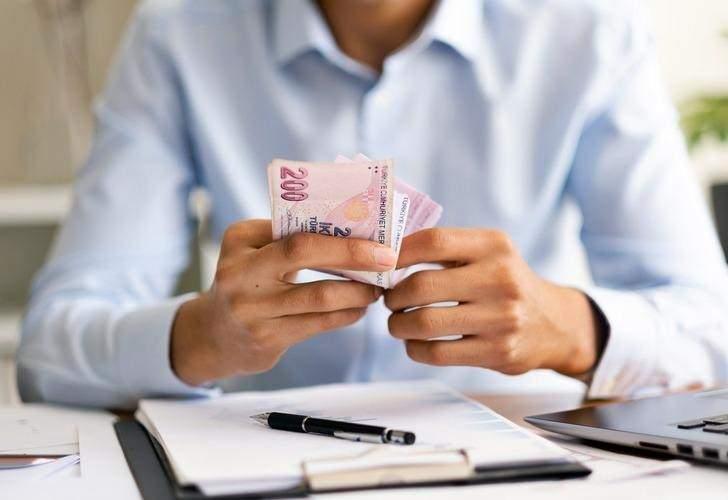 <p><strong>BANKALARA TOPLUMSAL KREDİ NOTU</strong></p>
<p><br />
Merkez Bankası 'toplumsal yatırım notu' üzerinde çalışıyor. Bankalara denilecek ki 'Şu alanları belirledik. Bunlar toplumsal açıdan önemli alanlar. Buralara daha çok kredi veren bankaların notu ona göre düzenlenecek.' Bankaları yatırıma, ihracata, toplumsal projelere yönlendireceğiz.</p>