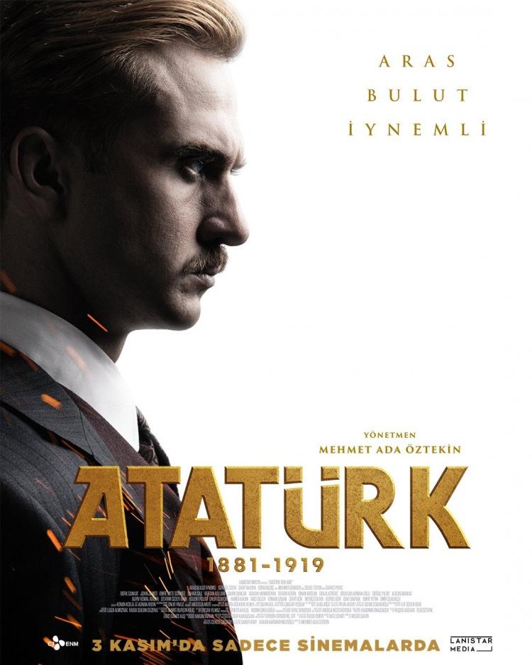 <p><span style="color:#FF0000"><strong>ATAT&Uuml;RK 1881-1919</strong></span></p>

<p><span style="color:#000000"><strong>T&uuml;rkiye Cumhuriyeti'nin kurucusu Mustafa Kemal Atat&uuml;rk'&uuml;n hayatına odaklanan yapımın ilk b&ouml;l&uuml;m&uuml; olan "Atat&uuml;rk 1881 - 1919" filmi, Cumhuriyet'in 100. yılına &ouml;zel olarak hazırlandı. Mustafa Kemal'in &ccedil;ocukluk g&uuml;nlerinden milli m&uuml;cadeleye uzanan basamakları tırmandığı d&ouml;nemleri g&ouml;zler &ouml;n&uuml;ne seren yapımın başrol&uuml;nde Aras Bulut İynemli yer aldı. Necati Şahin'in senaryosunu kaleme aldığı filmin y&ouml;netmen koltuğunda ise Mehmet Ada &Ouml;ztekin oturdu.&nbsp;</strong></span></p>

