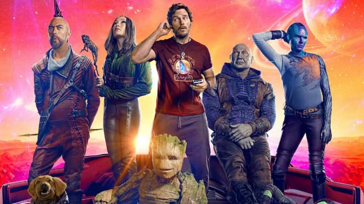 <p><span style="color:#000000"><strong>Chris Pratt, Zoe Saldana, Dave Bautista, Karen Gillan, Pom Klementieff ve Sylvester Stallone'nin rol aldığı başarılı yapım, Rocket'in hayatını kurtarmak için yeniden bir araya gelen Koruyucular'ın hikayesini işliyor. James Gunn'ın senaryosunu yazıp yönetmenliğini üstlendiği film, kısa sürede rekor hasılat elde ederek bu yıla damga vurdu.</strong></span></p>