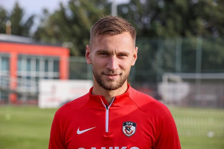<p>12- Denis Dragus / Gaziantep FK<br />
<br />
* 6 Gol</p>
