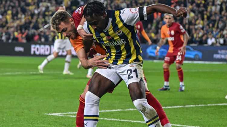 <p>Al-Awwal Park (Kral Suud Üniversitesi) Stadyumu'na çıkmayan Galatasaray ve Fenerbahçe takımları Türkiye'ye dönüş hazırlıklarına başladı.</p>

<p> </p>
