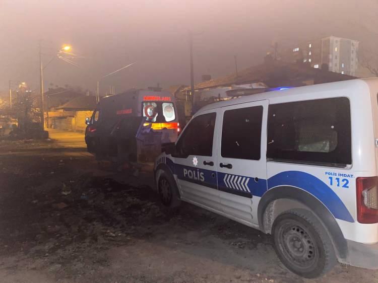 <p>Yeşil Mahalle Cumali Sokak’ta meydana gelen olayda, yabancı uyruklu anne F.H. (<strong>20</strong>), 20 günlük oğlu M.H.’yi emzirdikten sonra beşiğine yatırdı.</p>
<p> </p>