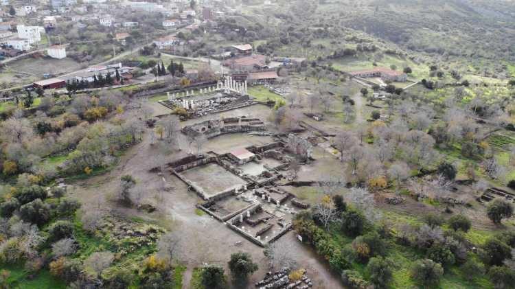 <p>1 Ekim&rsquo;e kadar devam etti. Bu s&uuml;re&ccedil;te &ouml;zellikle nekropol alanına yoğunlaştık. Kazı evindeyse ofis &ccedil;alışmalarımız ve laboratuvar &ccedil;alışmalarımız devam etti.</p>

