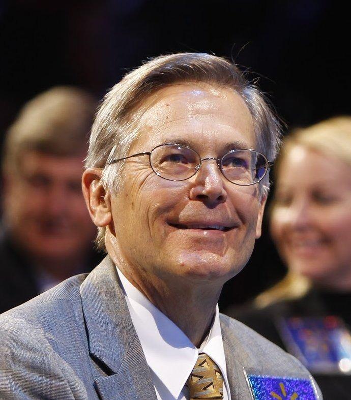 <p><span style="color:#B22222"><strong>17) JIM WALTON | 72.6 MİLYAR DOLAR</strong></span></p>

<p> </p>

<p>Jim Carr Walton, Walmart alışveriş zincirlerinin kurucusu Sam Walton'un oğlu, Arvest Bank adındaki bankanın yöneticisidir. </p>
