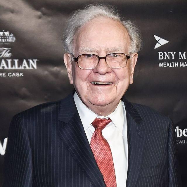 <p><span style="color:#B22222"><strong>10) WARREN BUFFETT | 120 MİLYAR DOLAR</strong></span></p>
<p> </p>
<p>Warren Edward Buffett Amerikalı bir iş adamı, yatırımcı ve hayırseverdir. Berkshire Hathaway yatırım şirketinin CEO'su ve en büyük hissedarıdır.</p>