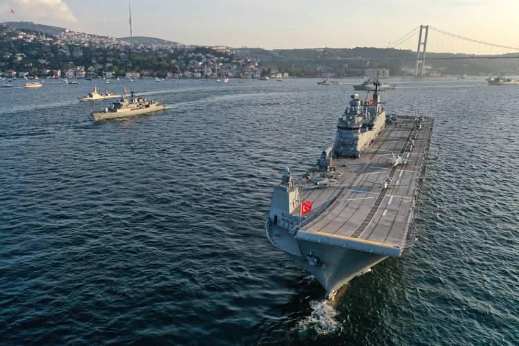 <p><span style="color:#B22222"><strong>TCG ANADOLU TESLİM EDİLECEK</strong></span></p>
<p> </p>
<p>İlk milli fırkateyn TCG İSTANBUL, Türk Silahlı Kuvvetlerine teslim edecek. MİLGEM projesinin 5. gemisi olan TCG İSTANBUL'un ardından aynı anda başlatılan projenin 6, 7 ve 8. gemilerinin inşasına devam edilecek.</p>