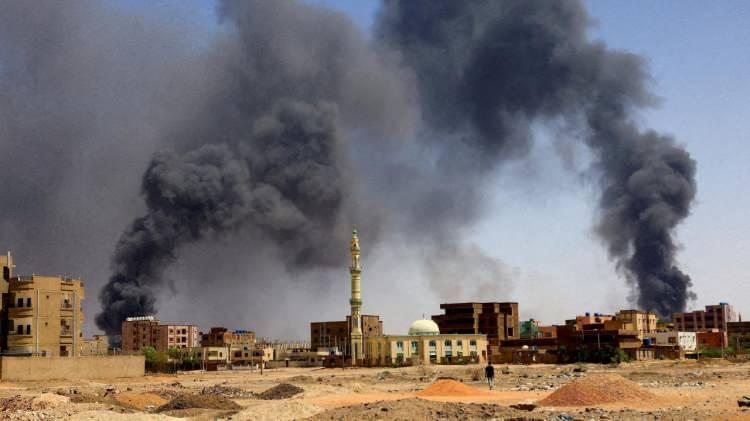 <p>Sudan hükümetinin uluslararası topluma <em><strong>"terörist grup" </strong></em>olarak kabul etmesi çağrısında bulunduğu HDK, 15 Nisan'da patlak veren iç savaş öncesinde sisteme entegrasyonu henüz tamamlanmamış askeri bir güçtü.</p>