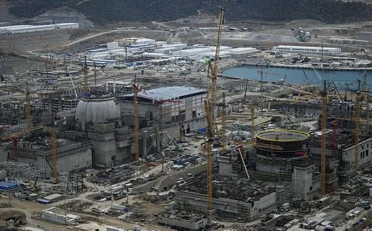 <p>Enerjide bağımsızlığın fitilini ateşleyecek Akkuyu Nükleer Güç Santrali'ne yakıt verildi. Şırnak'ta petrol sevinci yaşandı.</p>
