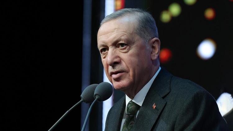 <p>Cumhurbaşkanı Erdoğan, seçim için 14 Mayıs 2023 Pazar gününü en uygun tarih olarak gördüklerini söyledi.</p>
