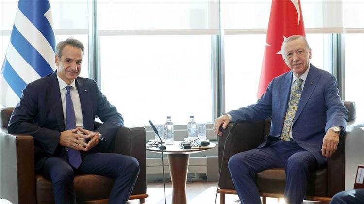 <p>Cumhurbaşkanı Erdoğan'ın Yunanistan ziyaretinde, Yunanistan Başbakanı Miçotakis ile verdiği "dostluk" mesajlarının, iki ülke için yeni dönem olarak nitelendirildiği aralık ayında, İsrail'in saldırısı altındaki Gazze'den çıkarılan 37'si bebek ve çocuk, 68 hasta daha Türkiye'ye getirilerek tedavi altına alındı.</p>