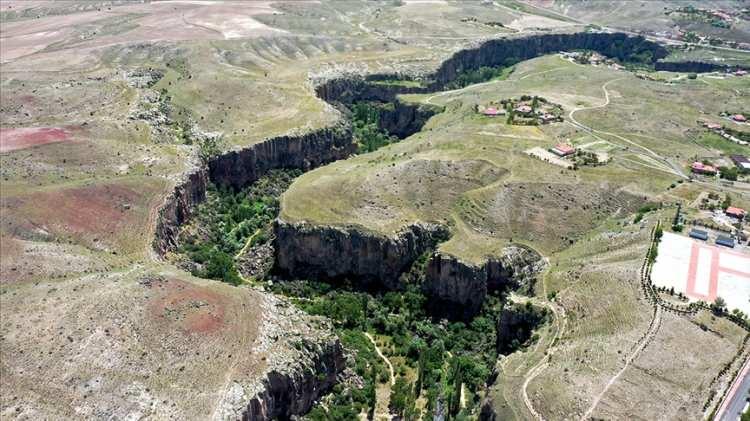 <p>AKSARAY<br />
Ihlara Vadisi</p>
