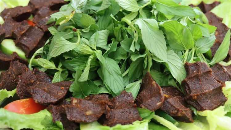 <p>ŞANLIURFA<br />
Çiğ Köfte</p>
