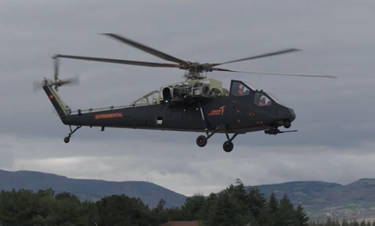 <p>ATAK-2 Projesi kapsamında geliştirilen T929 Ağır Sınıf Taarruz Helikopteri, bugün ilk uçuşunu başarıyla gerçekleştirdi. ATAK-2, 1.5 tona yakın mühimmat taşıyacak.</p>