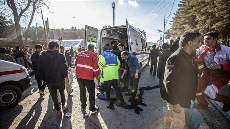 <p>3 OCAK: İran'ın Kerman kentinde Kasım Süleymani'nin öldürülmesini anma törenine düzenlenen iki ayrı DEAŞ saldırısından 91 kişi öldü.</p>

<p> </p>
