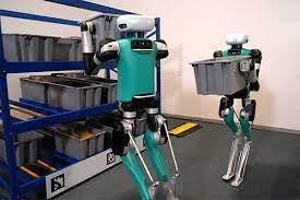 <p>Google DeepMind robotik ekibi bir blog yazısında <strong>"Robotlar günlük hayatımıza entegre edilmeden önce, gerçek dünyadaki güvenliklerini gösteren sağlam araştırmalarla sorumlu bir şekilde geliştirilmeleri gerekir"</strong> dedi.</p>
