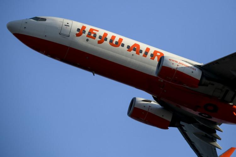 <p>Yetkililer, Jeju Air hava yolu şirketine ait kaza yapan uçağın, çeşitli seyahat acenteleri aracılığıyla "daha uygun fiyata" tur uçuşları yaptığını belirtti.</p>

<p> </p>
