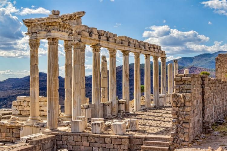 <p><strong>BERGAMA</strong></p>
