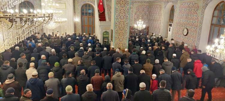 <p>Makedonya Üsküp Dükkancık Camii, Mustafa Paşa Camii, Arnavutluk İşkodra Ebubekir Camii, Tiran Ethem Bey Camii, Tiran Dine Hoca Camii, Kavala Kubbeliye Camii, Azerbaycan Şehitlik Camii, Kosova Sinanpaşa Camii, Karadağ Yenimahalle Camii, Gürcistan Batum Merkez Camii, Bosna Hersek Begova Camii, Afganistan Kabil Vezir Ekber Han Camii, Almanya Düisburg Diyanet Camii, Bulgaristan Kadıefendi Camii, Özbekistan Molla Kasım Camii, Ukrayna Errahi Camii, Yunanistan Serdar Mahalle Camii, Kırgızistan Bişkek S. Buğra Han Camii, Lefkoşa Hz. Ebubekir Camii.</p>
