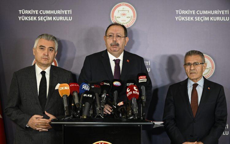 <p>Yüksek Seçim Kurulu (YSK) Başkanı Ahmet Yener, 31 Mart 2024'te yapılacak Mahalli İdareler Genel Seçimleri'ne girme yeterliliğine 36 siyasi partinin sahip olduğunu bildirdi.</p>
