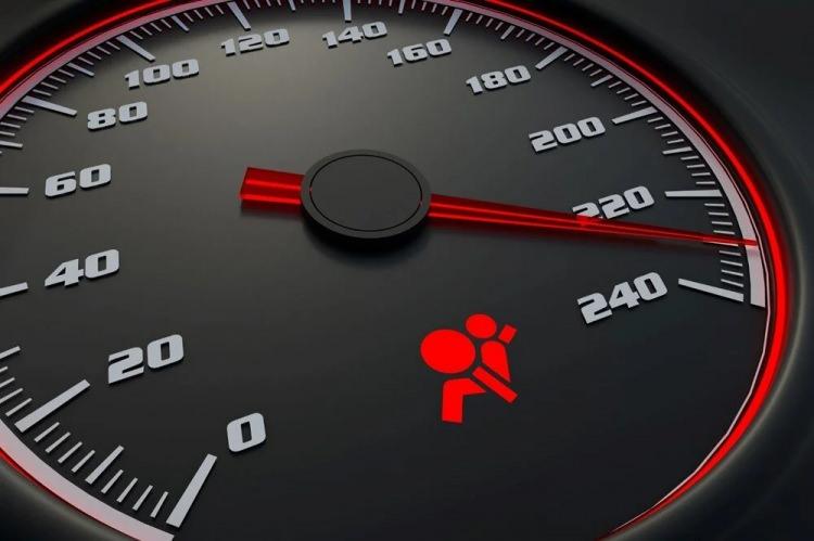 <p><strong>AİRBAG LAMBASI-</strong></p>

<p> </p>

<p>Airbag sisteminde bir hata veya arıza olması durumunda yanar.</p>
