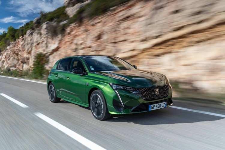 <p><span style="color:#B22222"><strong>PEUGEOT 4 MODELİ İÇİN SIFIR FAİZ GETİRDİ</strong></span></p>
<p>Peugeot otomobil fiyatlarını kampanya.peugeot.com.tr’de paylaşmıyor fakat 4 model için uyguladığı sıfır faiz kampanyası şöyle:</p>
<p><span style="color:#B22222"><strong>YENİ PEUGEOT E-208:</strong></span> %0 faiz avantajıyla</p>
<p><span style="color:#B22222"><strong>PEUGEOT E-308:</strong></span> %0 faiz avantajıyla</p>
<p><span style="color:#B22222"><strong>PEUGEOT 408:</strong></span> %0 faiz avantajıyla</p>
<p><span style="color:#B22222"><strong>Yeni PEUGEOT 5008:</strong></span> %1,99 faiz avantajıyla</p>