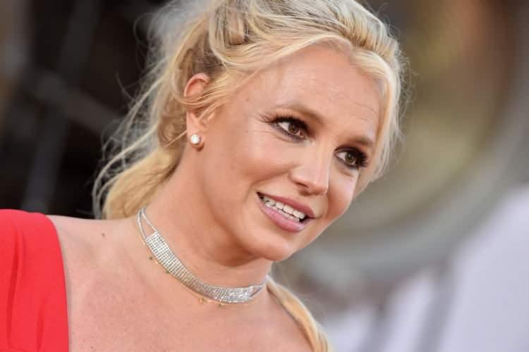 <p>ABD'li dünyaca ünlü pop yıldızı Britney Spears, sosyal medya hesabından yaptığı açıklamada müziğe bir daha asla geri dönmeyeceğini söyledi.</p>
