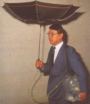 <p>Yağmur suyunun geri kazanımını amaçlayan bir şemsiye...</p>

<p> </p>
