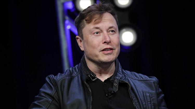 <p>Dünyanın en zengin insanı unvanını Fransız lüks kralı Bernard Arnault'dan geri alan Elon Musk yine zirveyi korudu.</p>
