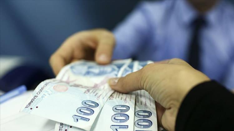 <p><strong>İŞTE MASADAKİ SEÇENEKLER</strong><br />
<br />
Geçen yıllarda olduğu gibi tüm kesimlerin maaş zamlarında eşitlemeye gidilebileceği ifade edildi. Bir önceki dönemde aradaki fark refah payı üzerinden yüzde 25'e tamamlanmıştı. Geçen yıl ise yüzde 30 zam oranı üzerinde eşitleme yapılmıştı.</p>