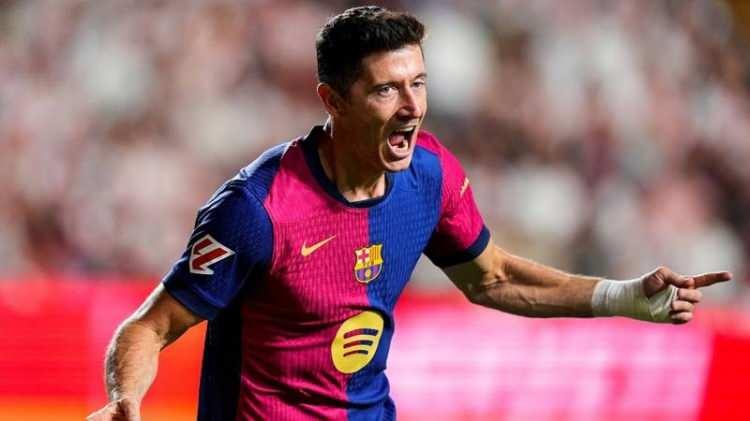 <p>36 yaşında olan Lewandowski'nin fiziksel gücünün eskisi kadar iyi olmadığı için form grafiğinde dalgalanmalar olduğu ve Barca'nın bu nedenle hücum hattına kaliteli bir ismi transfer etmek istediği belirtildi.</p>