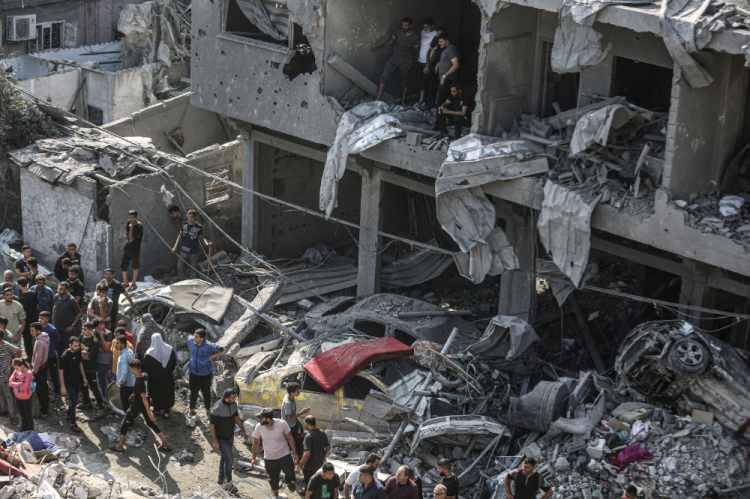 <p>Lideri olduğu Dini Siyonizm Partisinin İsrail Meclisindeki (Knesset) haftalık toplantısında konuşan İsrail'in aşırı sağcı Maliye Bakanı Bezalel Smotrich ise "Gazze sakinlerinin mültecileri almayı kabul eden ülkelere gönüllü göçünün teşvik edilmesini" önermişti.</p>