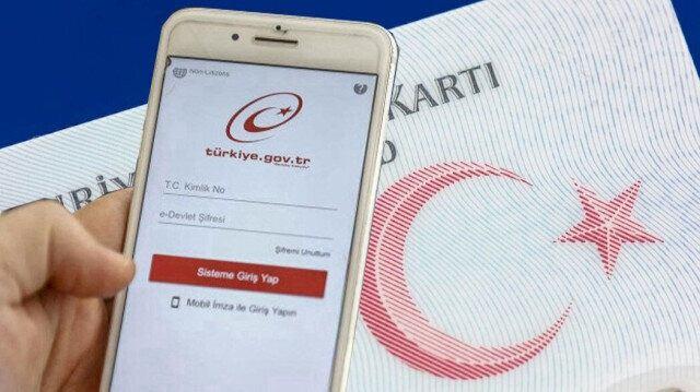 <p>G&uuml;n&uuml;birlik ev kiralama ruhsatına başvurunun K&uuml;lt&uuml;r ve Turizm Bakanlığı tarafından e-devlet aracılığıyla yapılacağını anlatan &Ccedil;ağlar,</p>

<p>&nbsp;</p>

<p><strong>"Evini g&uuml;nl&uuml;k kiraya verecek ev sahiplerinin 1 ay i&ccedil;inde turizm konutu ruhsatına başvurması gerekiyor. Ev sahiplerinin g&uuml;nl&uuml;k kiralık ev ruhsatı almadan evlerini kiraya vermeleri, yasalara g&ouml;re su&ccedil; olarak kabul ediliyor.</strong></p>
