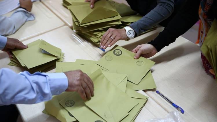 <p><strong>İŞTE SİYASİ PARTİLERİN ÜYE SAYILARI:</strong></p>
